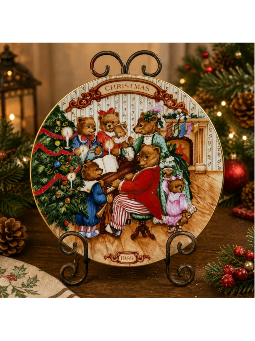Avon Christmas Decorative Porcelain Plate One Size Beige Red
